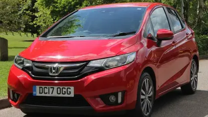Used Honda Jazz S 102 HP (75 kW) 2017 Red Hatchback