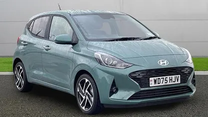 New Hyundai i10 Premium 79 HP (58 kW) 2025 Green Hatchback