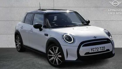 Used Mini Cooper Classic 136 HP (100 kW) 2022 White Hatchback