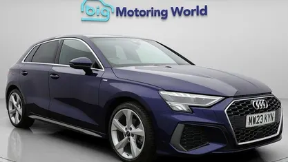 Begagnad Audi A3 Sportback S-Line 110 HK (80 kW) 2023 Blå Halvkombi
