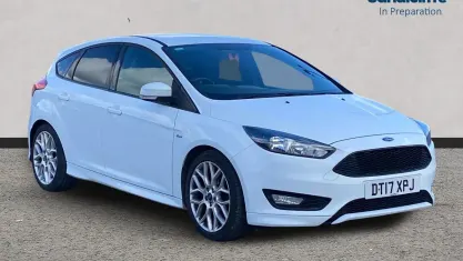 Begagnad Ford Focus ST-Line 120 HK (88 kW) 2017 Vit Halvkombi