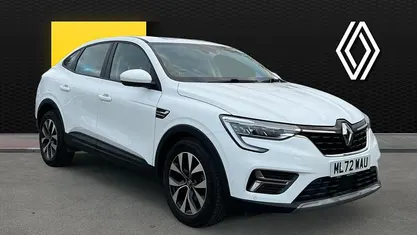White Used 2022 Renault Arkana Iconic SUV | £14,619 (Fair price)
