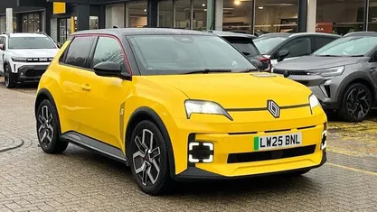 Used 2025 Renault 5 E-Tech Urban Hatchback | £22,066 (Fair price)