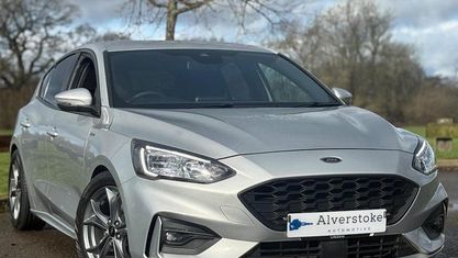 Usado Ford Focus ST-Line 120 HP (88 kW) 2020 Prateado Citadino