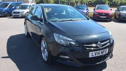 Used Vauxhall Astra Edition 116 HP (85 kW) 2014 Black Hatchback