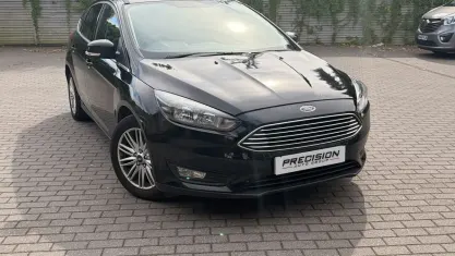 Used Ford Focus Zetec 120 HP (88 kW) 2017 Black Hatchback