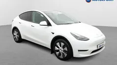 White Used 2022 Tesla Model Y Long Range SUV | £23,299 (Fair price)