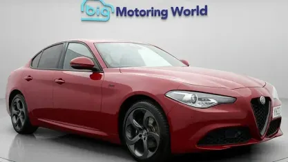 Used Alfa Romeo Giulia Sprint 280 HP (205 kW) 2021 Red Sedan