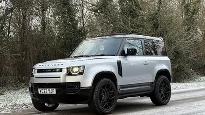 Used 2024 Land Rover Defender HSE Dynamic Estate | £59,990 (Super price)