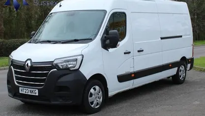 Used Renault Master Business 135 HP (99 kW) 2023 White MPV