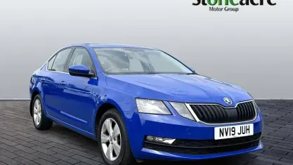Used Skoda Octavia SE Technology 116 HP (85 kW) 2019 Blue Hatchback