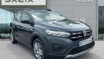 Begagnad Dacia Sandero Essentiel 91 HK (66 kW) 2022 Grå Halvkombi
