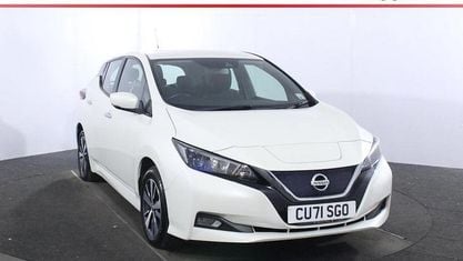 Gebraucht Nissan Leaf Acenta 110 kW (150 PS) 2021 Weiß Kleinwagen