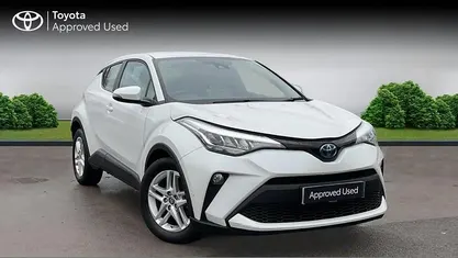 Pure white Used 2022 Toyota C-HR SUV | £18,946 (Fair price)