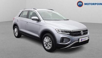 Begagnad VW T-Roc Life 150 HK (110 kW) 2024 Silver SUV