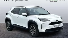 White Used 2023 Toyota Yaris Cross Design SUV | £21,500 (Fair price)