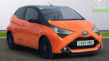 Usado Toyota Aygo X-cite 72 CV (52 kW) 2019 Naranja Utilitario
