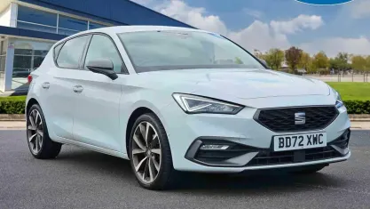 Used Seat Leon FR Sport 150 HP (110 kW) 2023 White Hatchback
