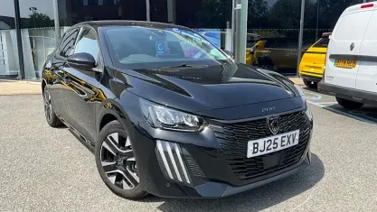 Used Peugeot 208 Allure 101 HP (74 kW) 2025 Hatchback