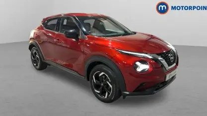 Usado Nissan Juke N-Connecta 114 HP (83 kW) 2023 Vermelho SUV