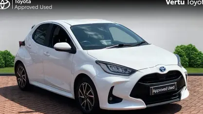 Used Toyota Yaris Design 116 HP (85 kW) 2022 White Hatchback