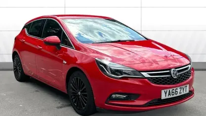 Used Vauxhall Astra Elite 150 HP (110 kW) 2016 Red Hatchback