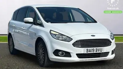 Käytetty Ford S-MAX Titanium 165 HP (121 kW) 2019 Valkoinen Tila-auto