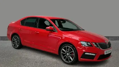 Used Skoda Octavia vRS 184 HP (135 kW) 2018 Red Hatchback