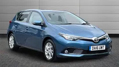 Blue Used 2016 Toyota Auris Hatchback | £9,595 (Fair price)