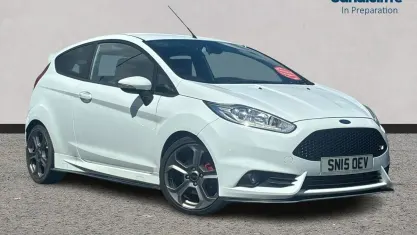 Używany Ford Fiesta ST 182 KM (133 kW) 2017 Biały Hatchback
