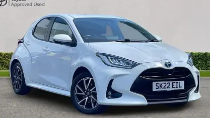 Used Toyota Yaris Design 116 HP (85 kW) 2022 White Hatchback
