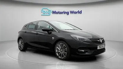 Begagnad Vauxhall Astra Edition 145 HK (106 kW) 2021 Svart Halvkombi
