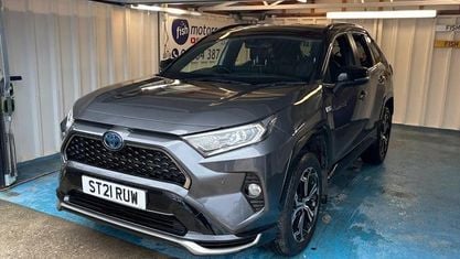 Begagnad Toyota RAV4 306 HK (225 kW) 2021 Grå SUV