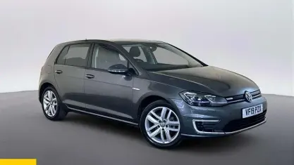Begagnad VW e-Golf 100 kW (136 HK) 2019 Grå Halvkombi