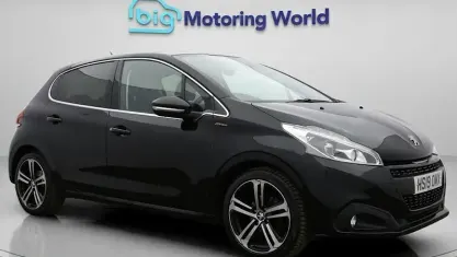 Used Peugeot 208 GT-line 110 HP (80 kW) 2019 Black Hatchback