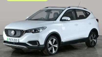 Käytetty MG ZS Exclusive 105 kW (143 HP) 2021 Valkoinen Katumaasturi