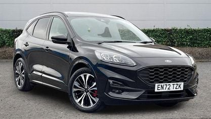 Usado Ford Kuga ST-Line X 190 HP (139 kW) 2023 Preto SUV