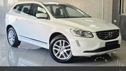 Used Volvo XC60 SE Lux 220 HP (161 kW) 2017 White SUV