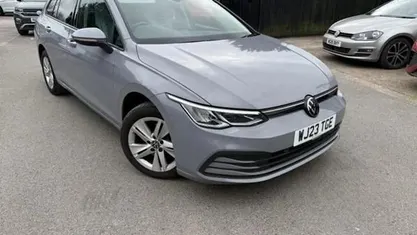 Used VW Golf VIII Life 110 HP (80 kW) 2023 Estate