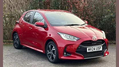 Used Toyota Yaris Hybrid Design 116 HP (85 kW) 2024 Red Hatchback