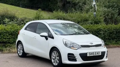 Used Kia Rio 86 HP (63 kW) 2015 White Hatchback
