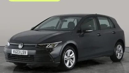 Begagnad VW Golf VIII Life 131 HK (96 kW) 2023 Grå Halvkombi