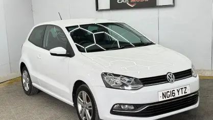 Used VW Polo Match 60 HP (44 kW) 2016 White Hatchback
