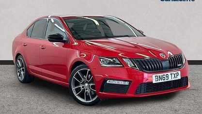 Używany Skoda Octavia vRS 184 KM (135 kW) 2019 Czerwony Hatchback