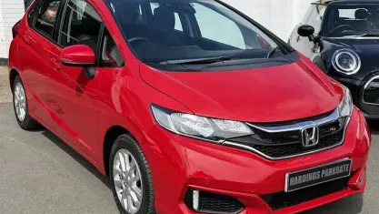 Used Honda Jazz SE 102 HP (75 kW) 2020 Milano red Hatchback