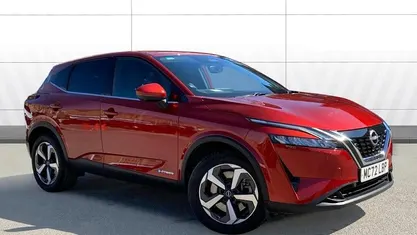 Begagnad Nissan Qashqai N-Connecta 190 HK (139 kW) 2023 Röd SUV