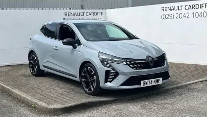 Used Renault Clio Techno 143 HP (105 kW) 2025 Grey  Hatchback