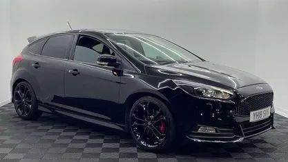 Used Ford Focus ST 250 HP (183 kW) 2017 Hatchback