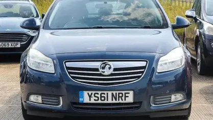 Used Vauxhall Insignia SRi 131 HP (96 kW) 2012 Blue Hatchback