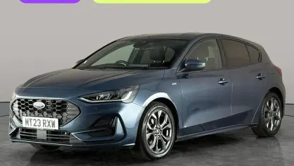 Used Ford Focus ST-Line 125 HP (91 kW) 2023 Blue Hatchback